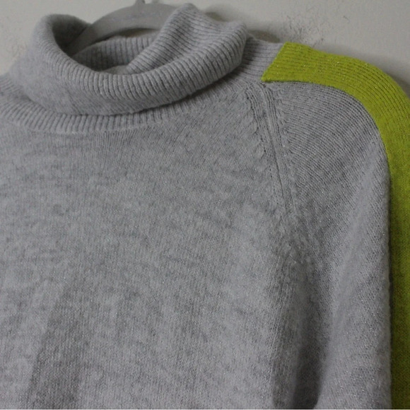 Apt 9 Women's Turtleneck Sweater - Gray/Neon Yellow - Size XL - Button Detail - Picture 3 of 6